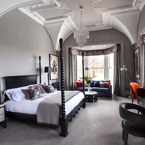 Deluxe Family Suite